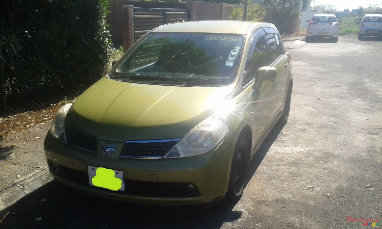 2005' Nissan Tiida photo #1