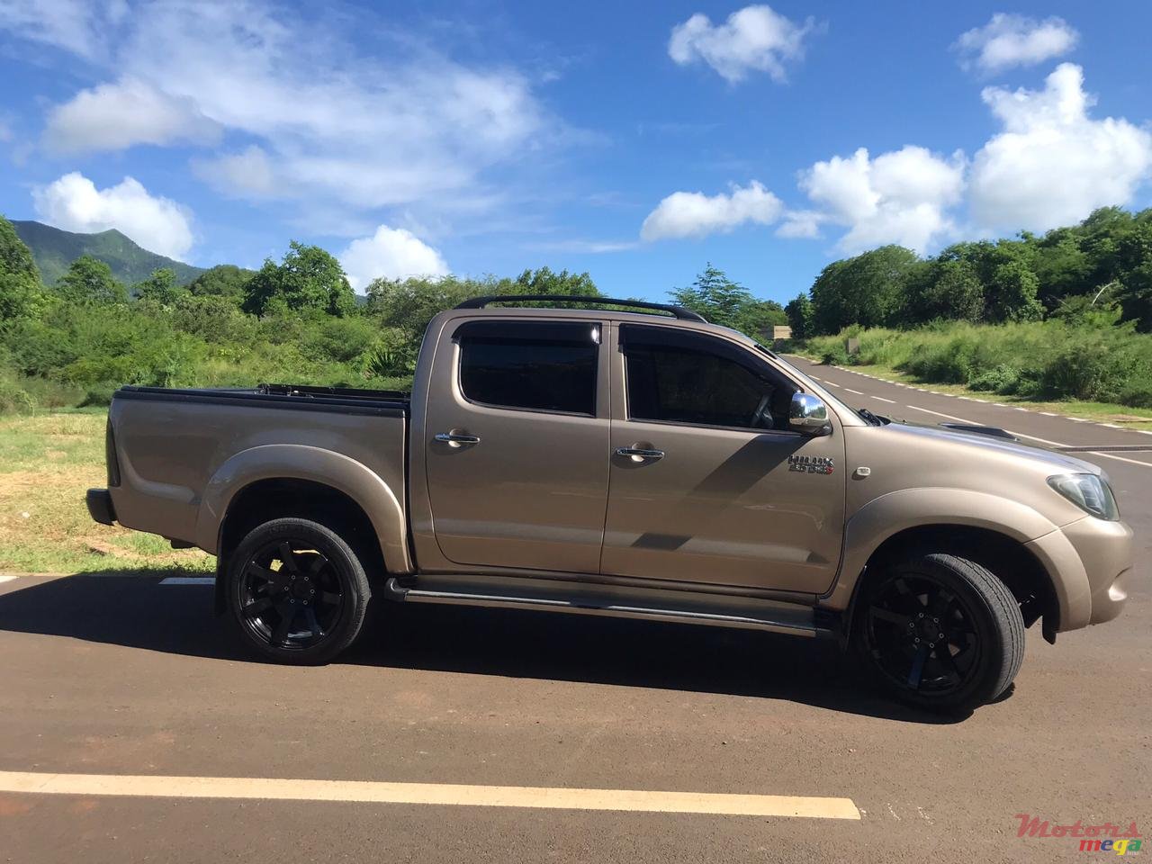 2008' Toyota Hilux Freshly paint photo #4