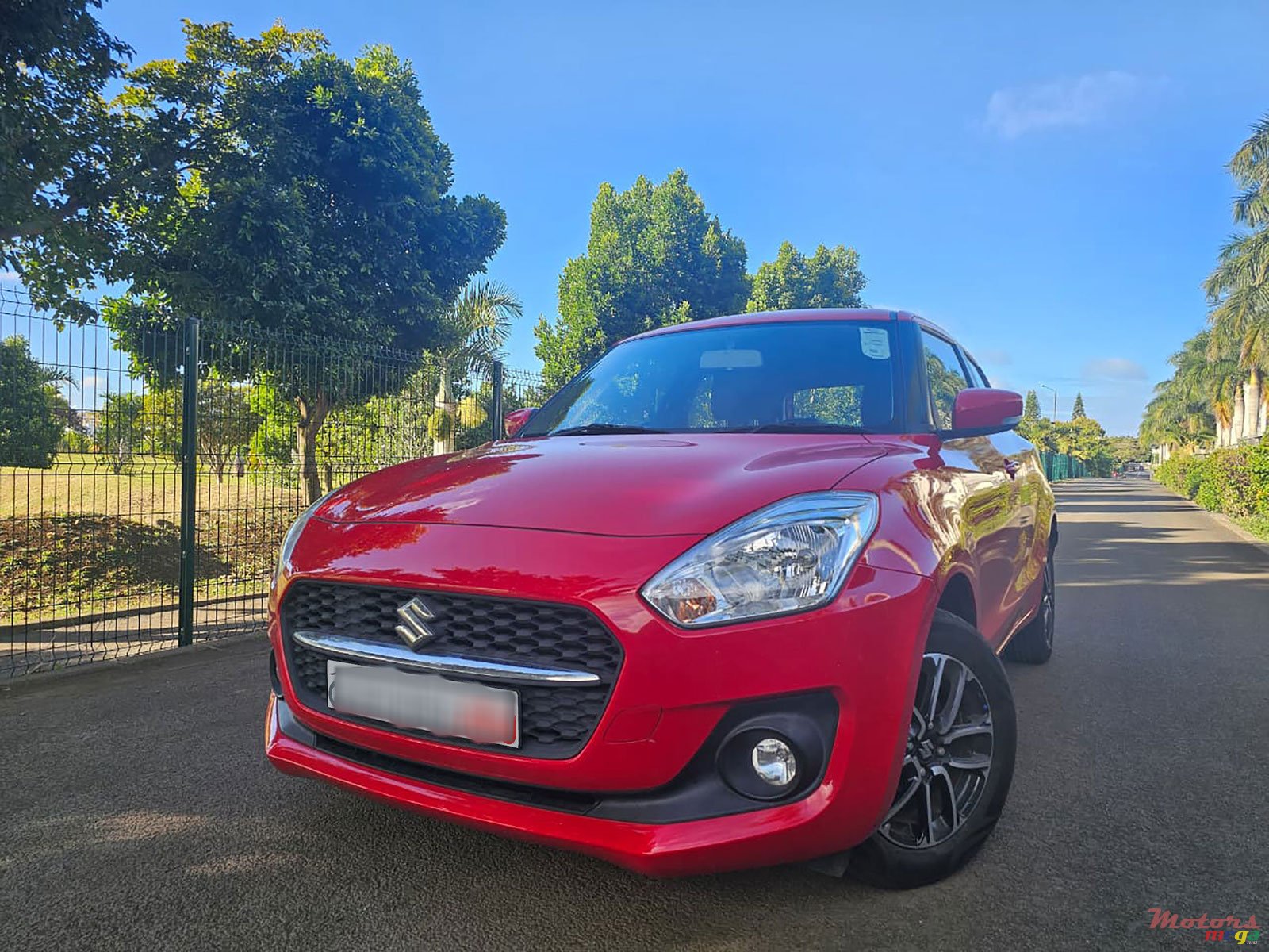 2023' Suzuki Swift GLX 1.2 photo #1