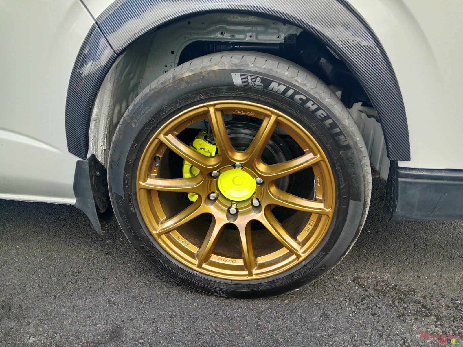 2010' Toyota Hiace photo #5