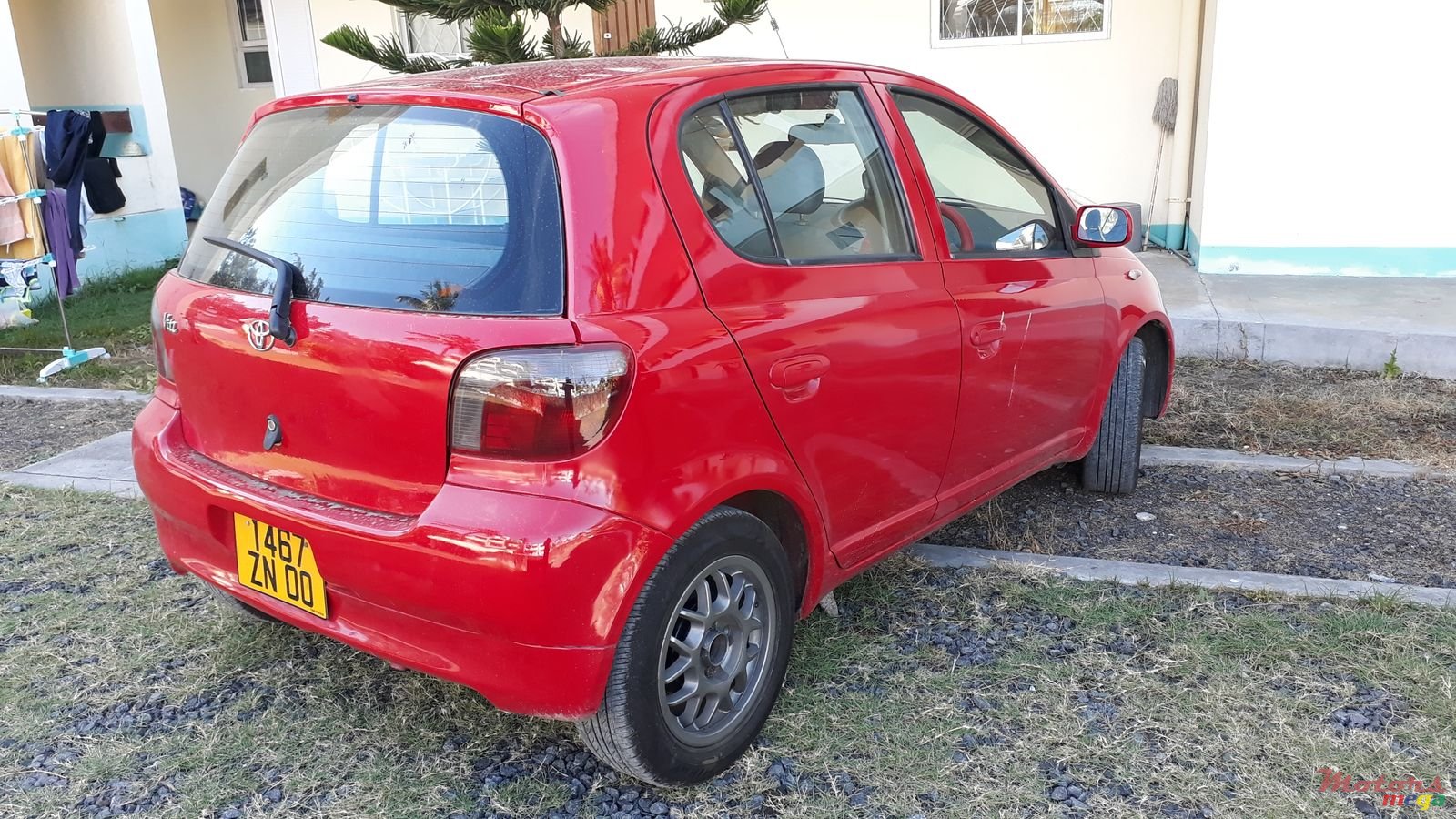 2000' Toyota Vitz photo #2