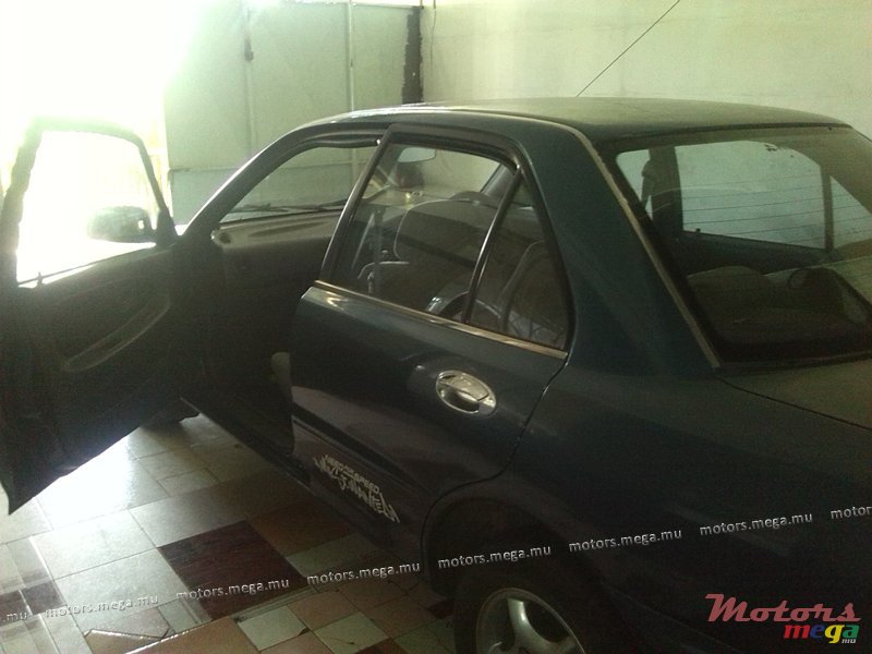 1993' Mitsubishi photo #1