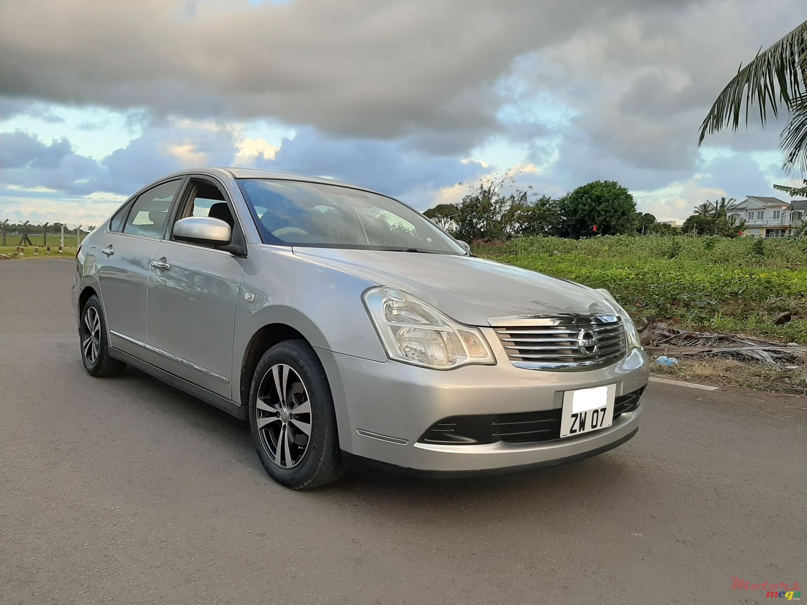 2007' Nissan Bluebird photo #1