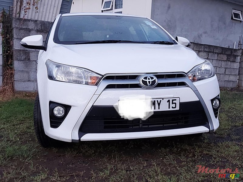 2015' Toyota Yaris Hatchback photo #1