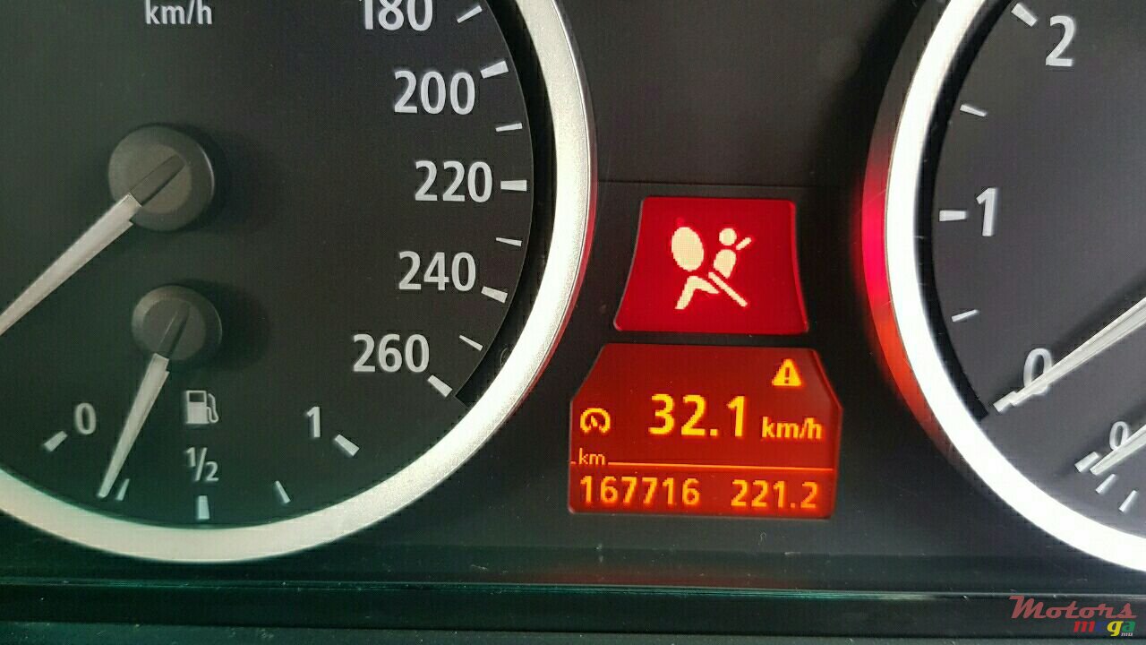 2004' BMW 520 photo #3