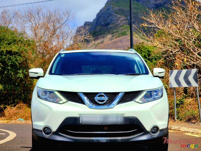 2017' Nissan Qashqai Tekna Plus photo #2