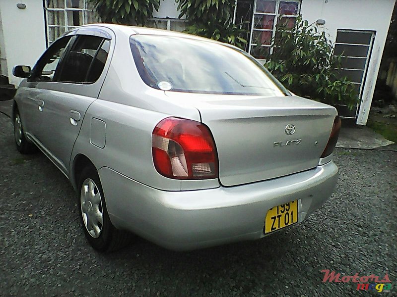 2001' Toyota Platz 1490 cc manual photo #2