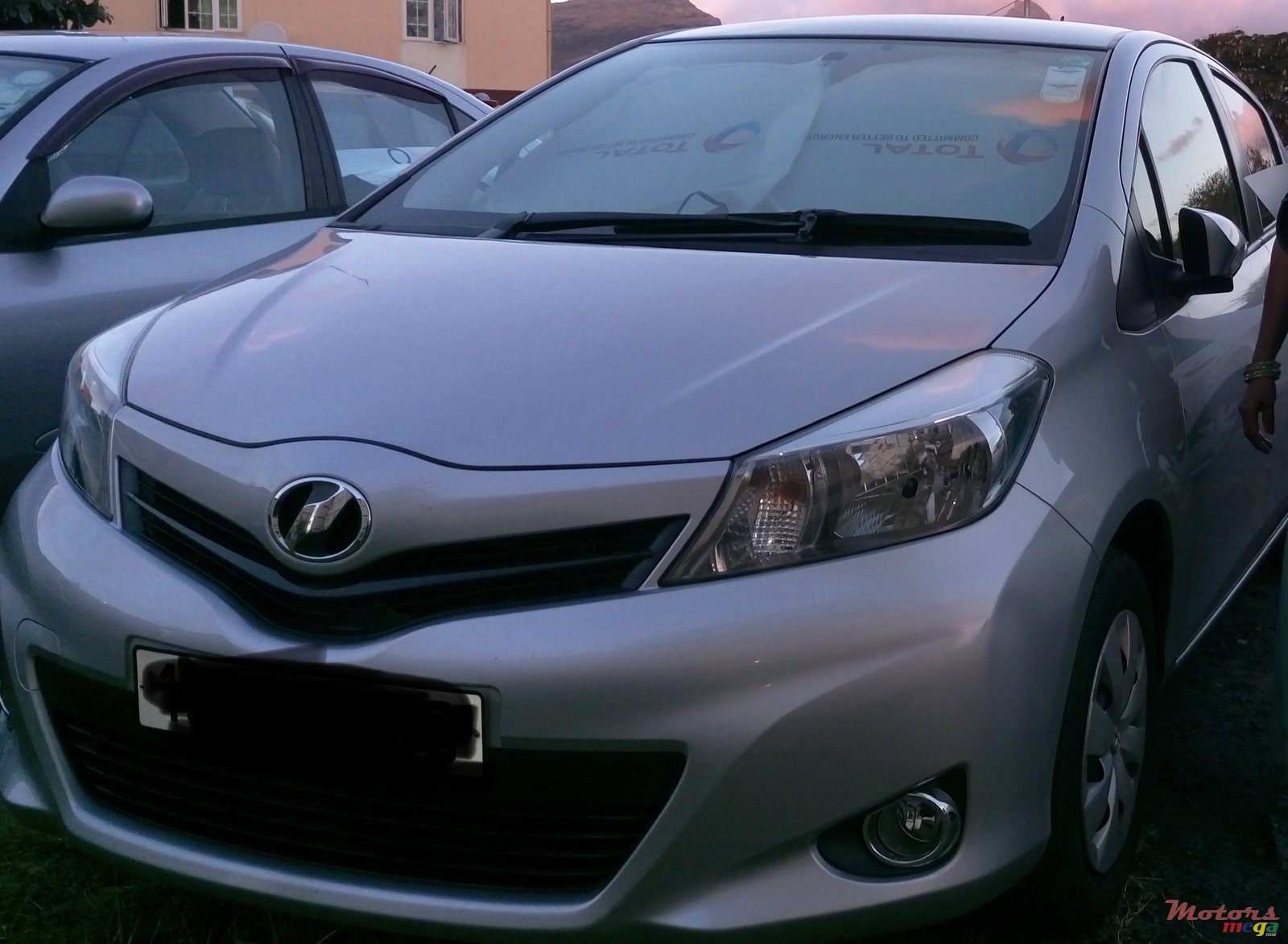 2013' Toyota Vitz photo #2