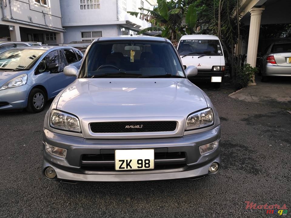 1998' Toyota RAV4 photo #1