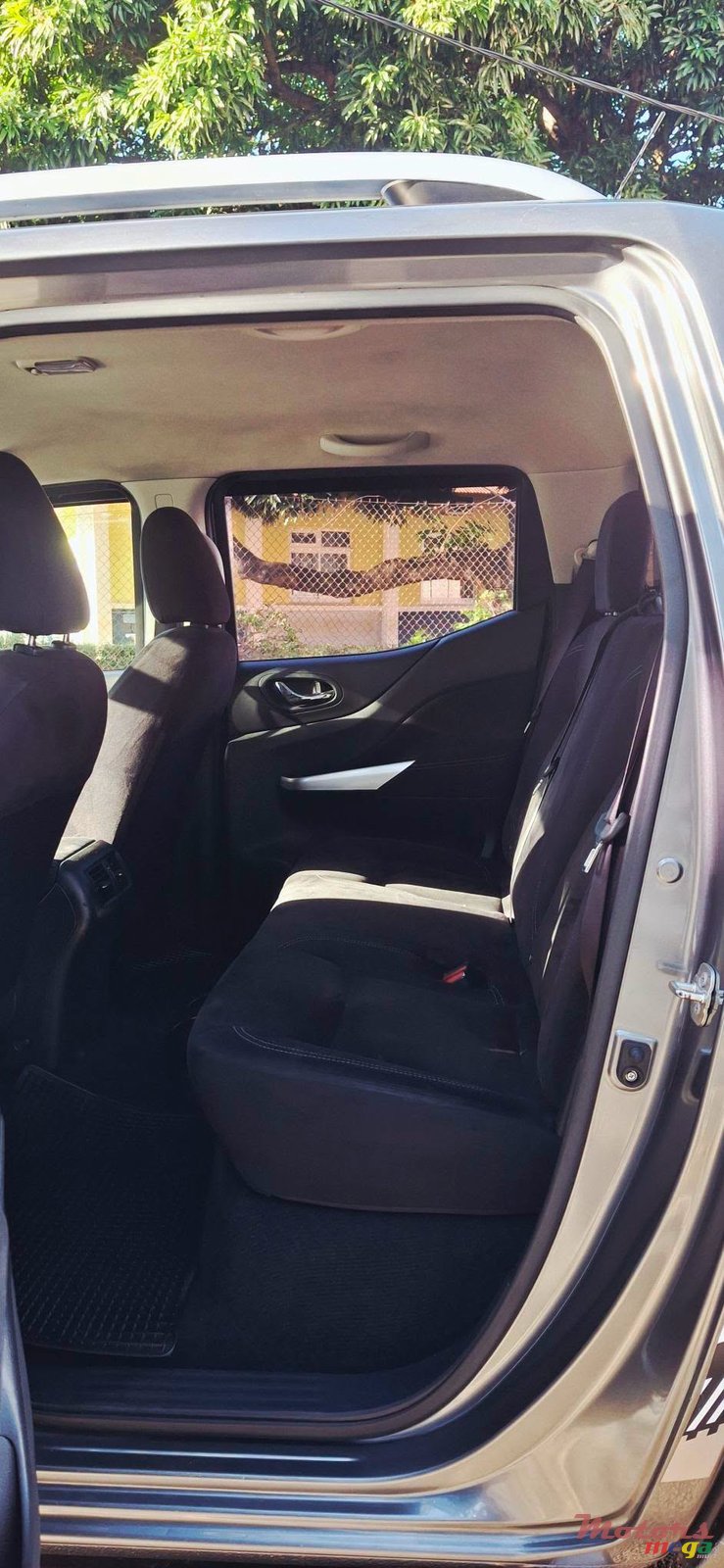 2021' Nissan Navara photo #6