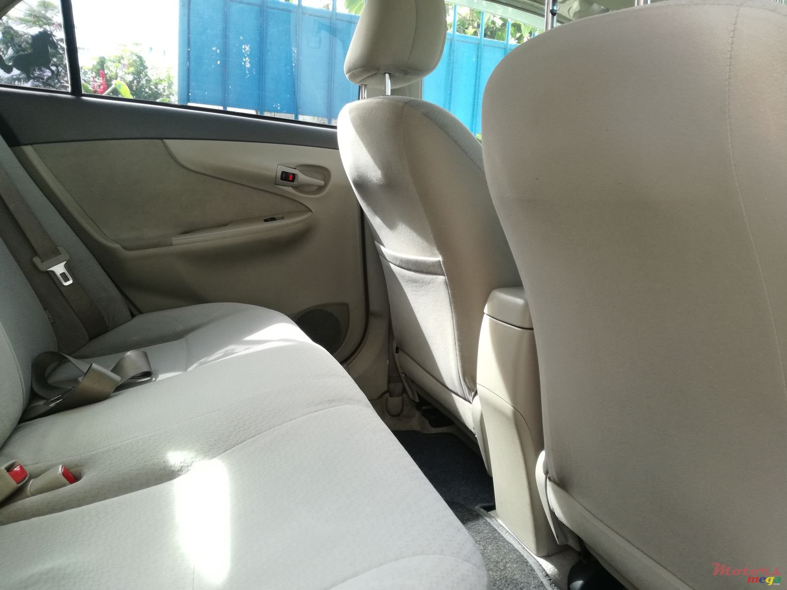 2011' Toyota Axio photo #3