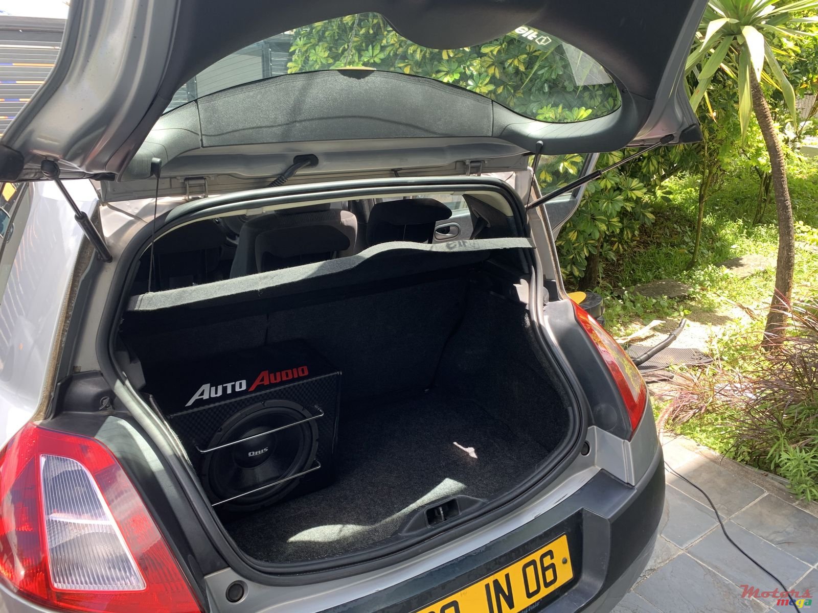 2006' Renault Megane photo #3