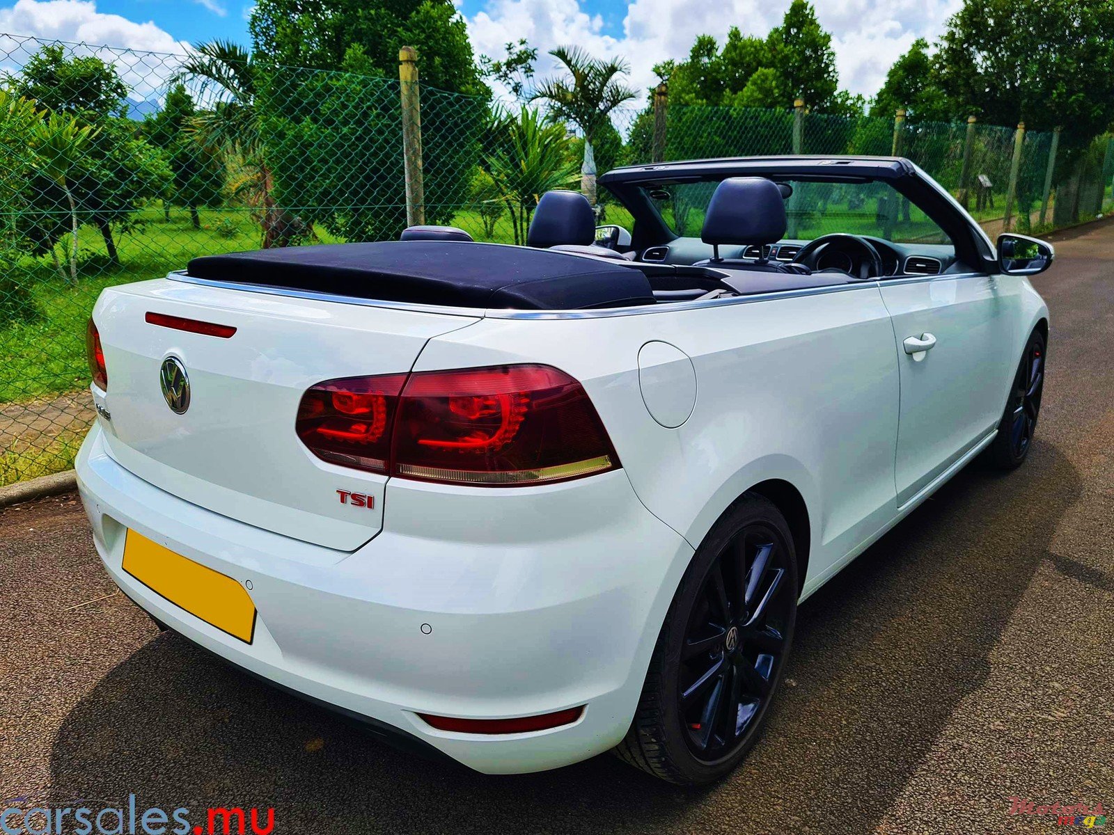 2013' Volkswagen Golf Cabriolet 1.4 TSI photo #4