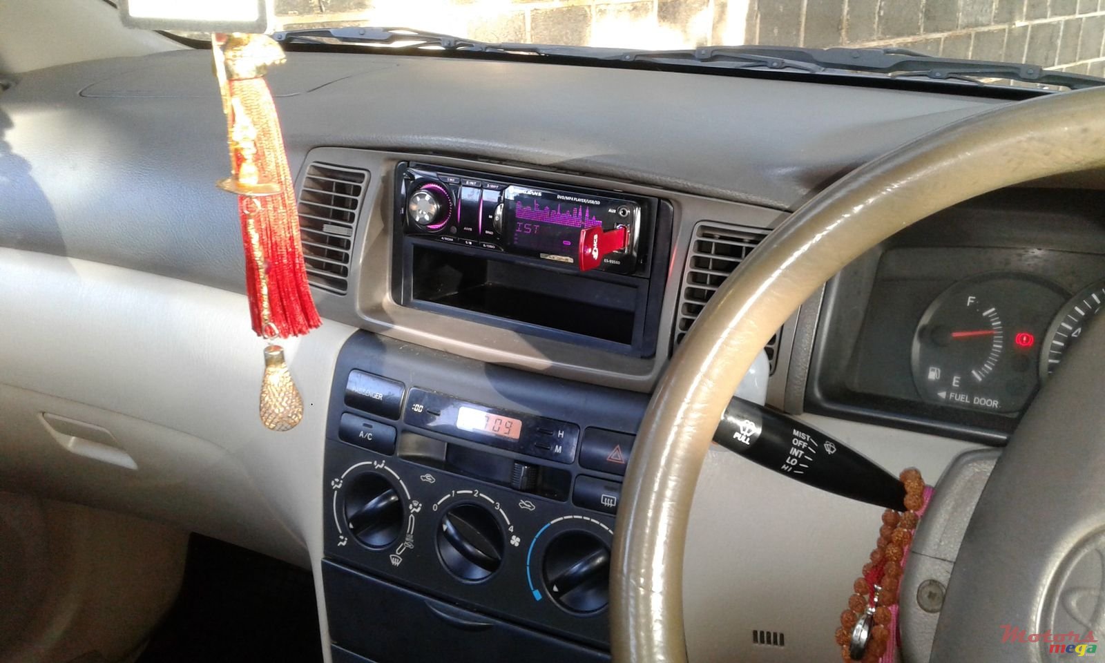 2001' Toyota Corolla photo #2