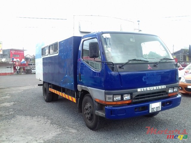 2007' Mitsubishi Canter Truck photo #1