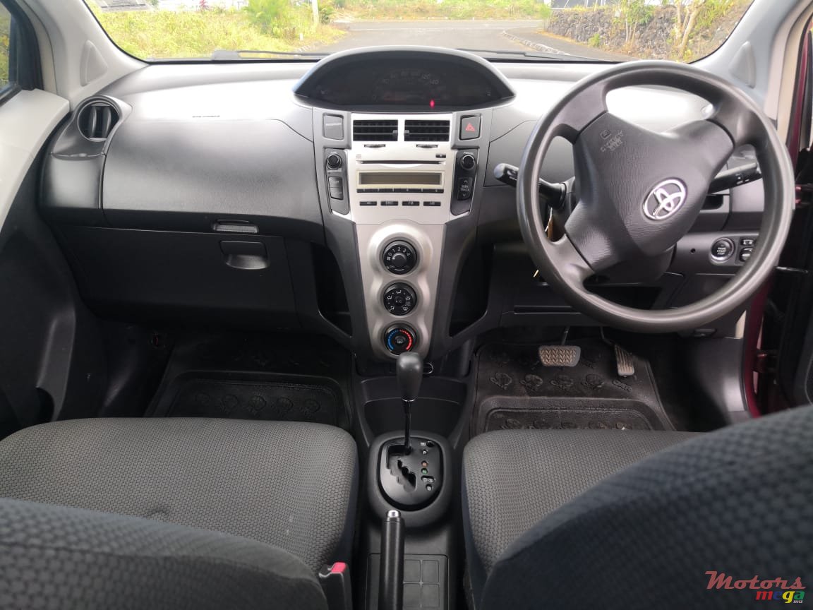 2010' Toyota Vitz 1300cc photo #3
