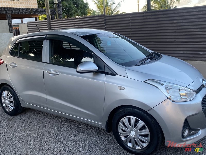 2018' Hyundai i10 Grand Auto photo #2