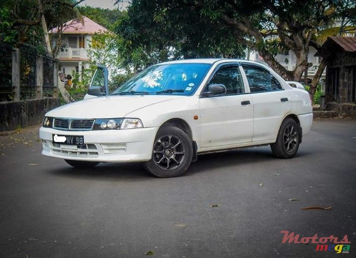 1998' Mitsubishi Lancer photo #7