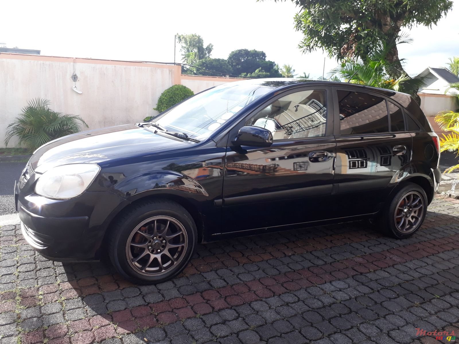 2005' Kia Rio photo #1