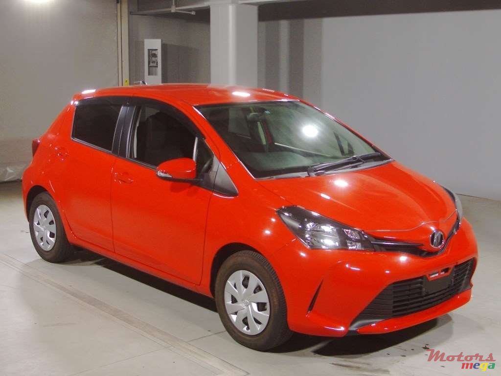 2014' Toyota Vitz photo #1