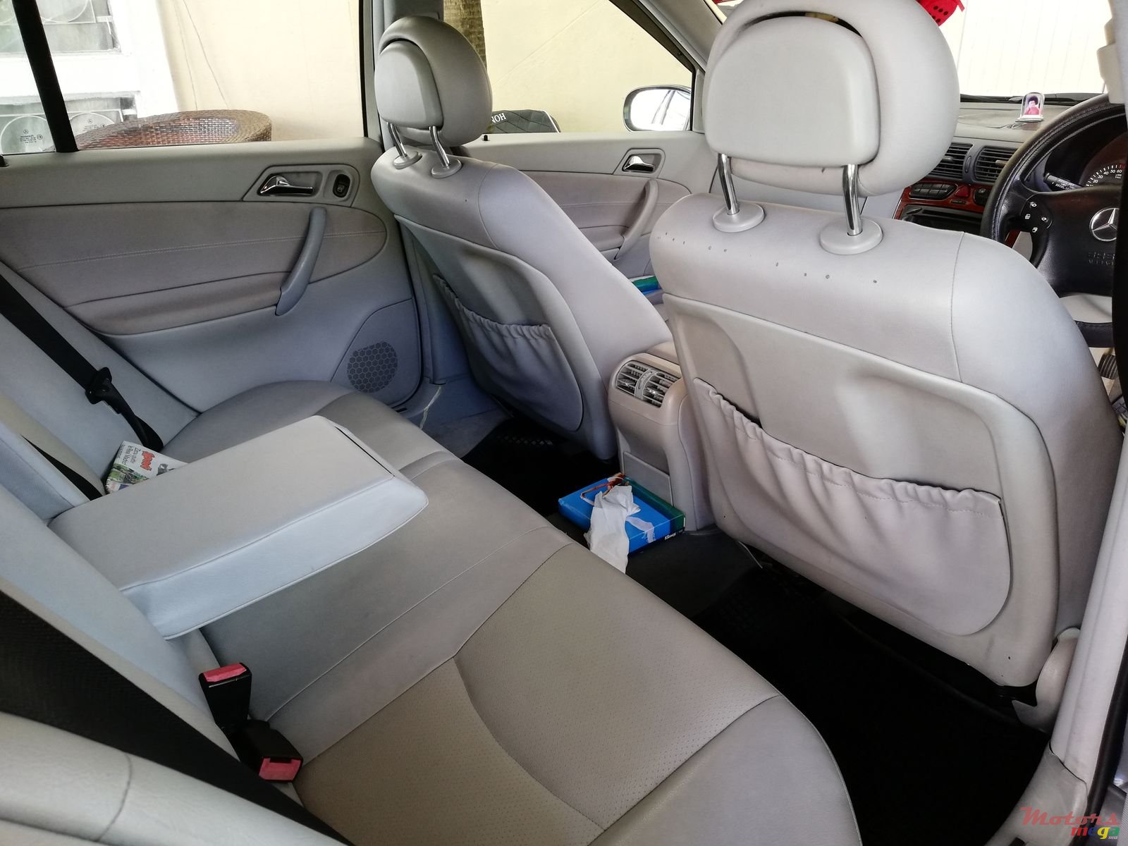 2002' Mercedes-Benz C-Class photo #4