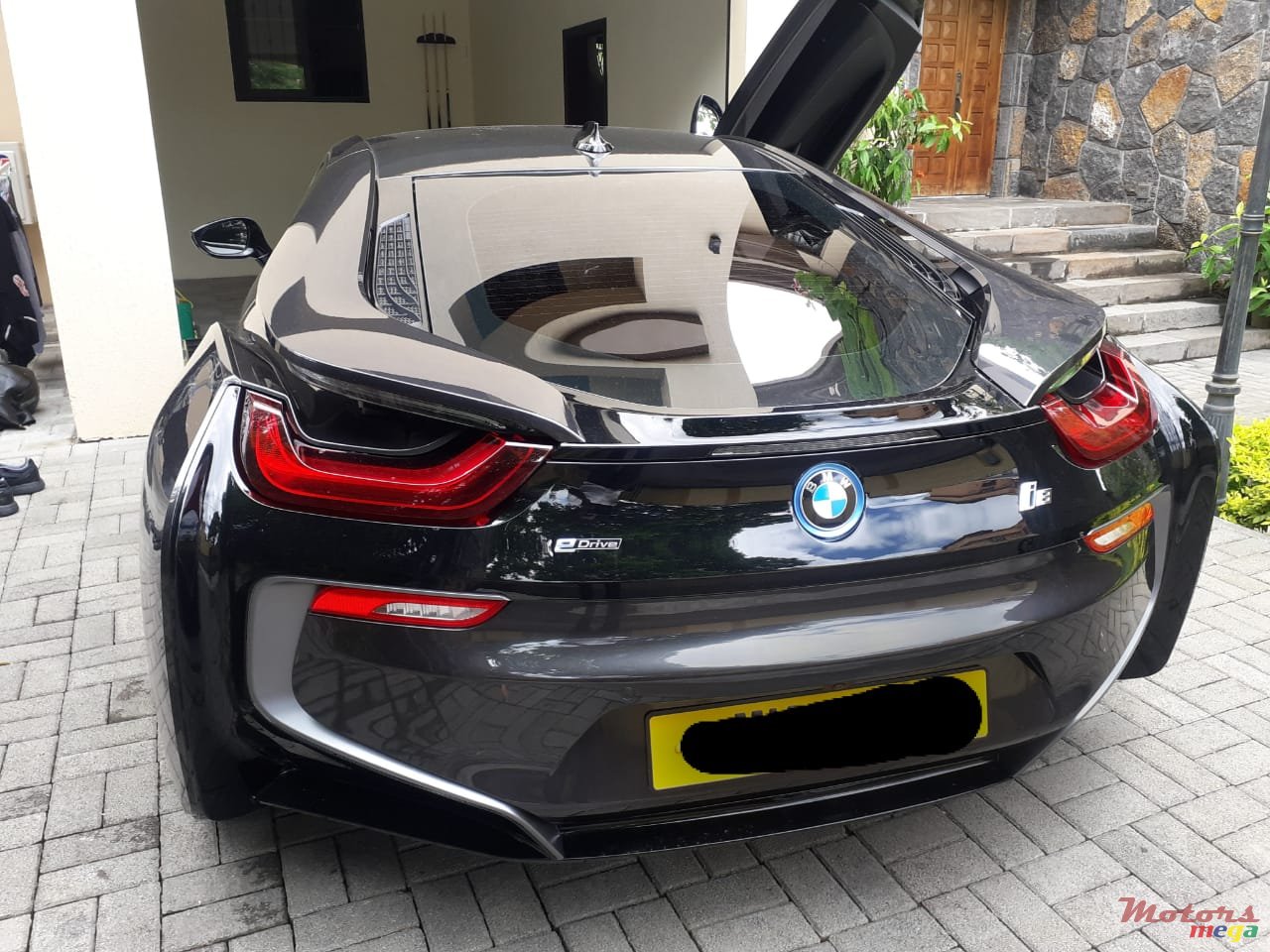 2017' BMW i8 photo #2