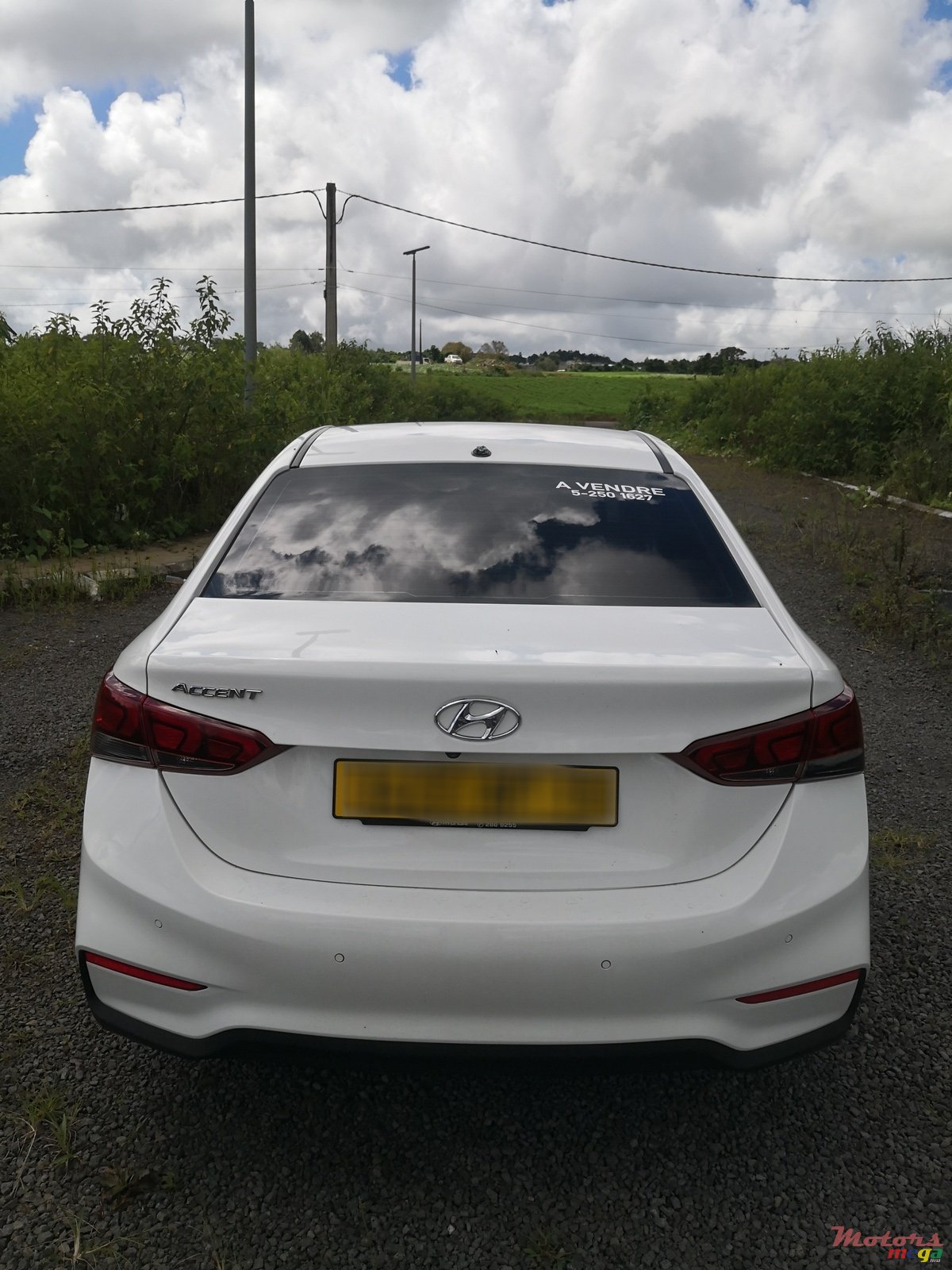 2019' Hyundai Accent photo #3