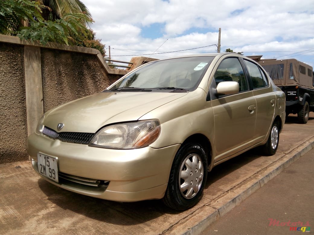 1999&#x27; Toyota Platz photo #2