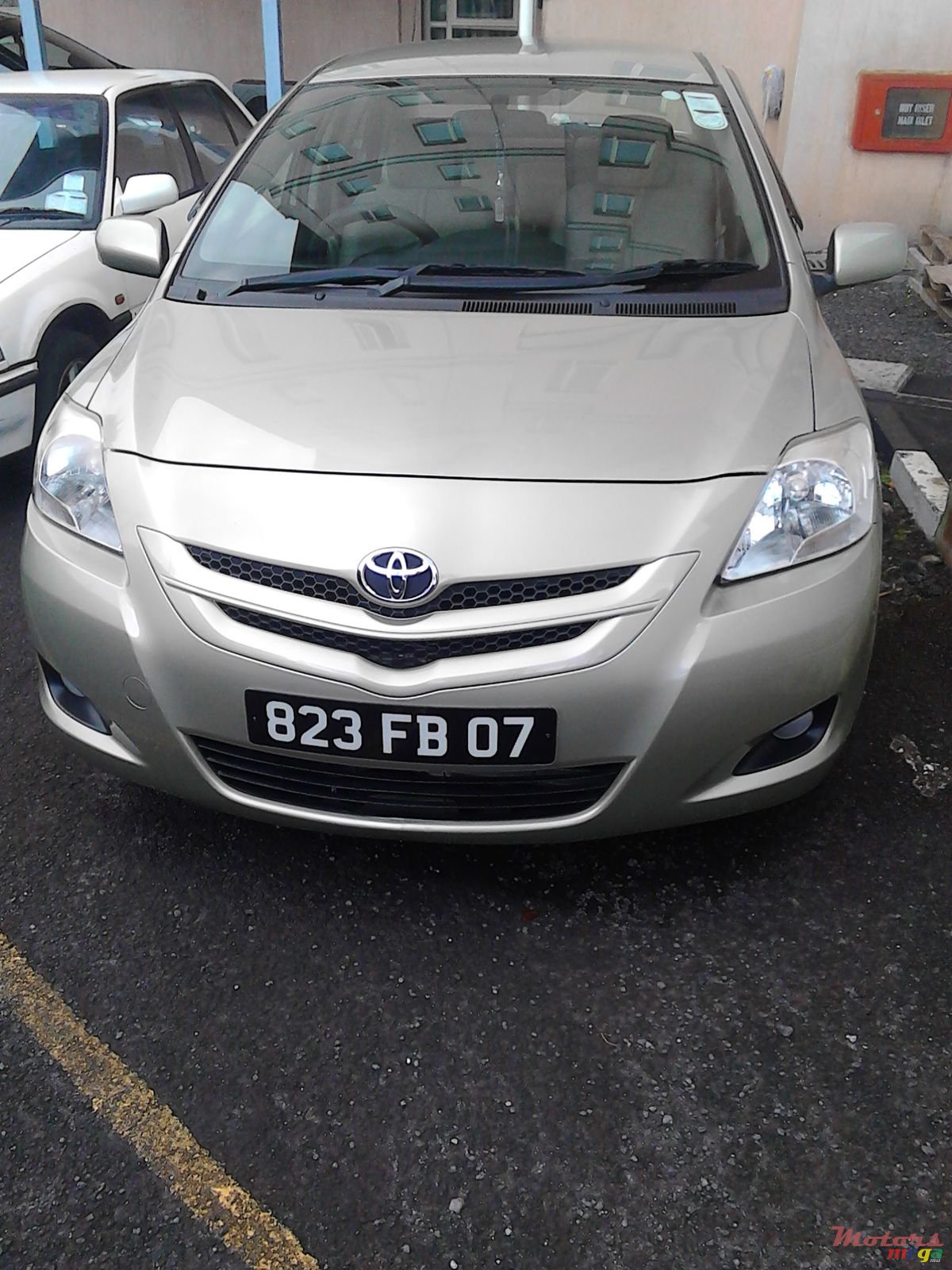 2007' Toyota Yaris photo #2