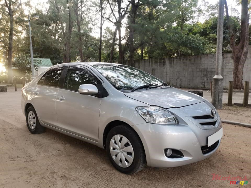 2008' Toyota Belta photo #2