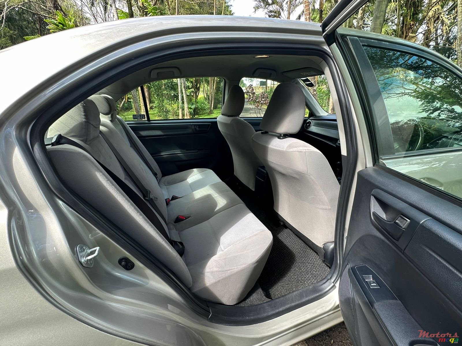 2017' Toyota Axio photo #7