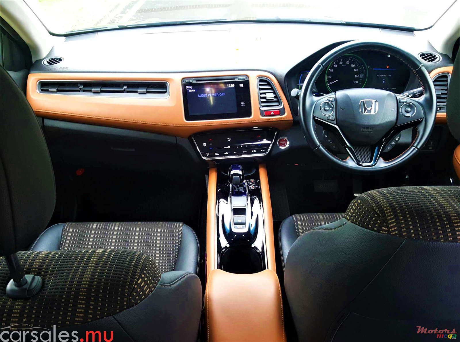 2015' Honda Vezel Z Hybrid photo #6