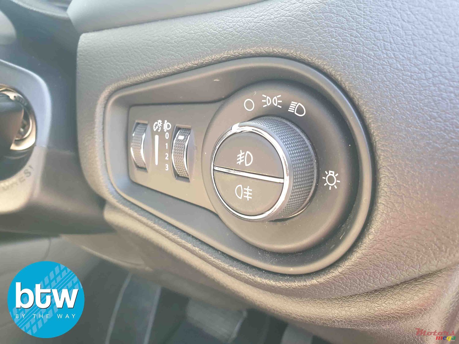 2014' Jeep Renegade 1.4 AWD Limted photo #5