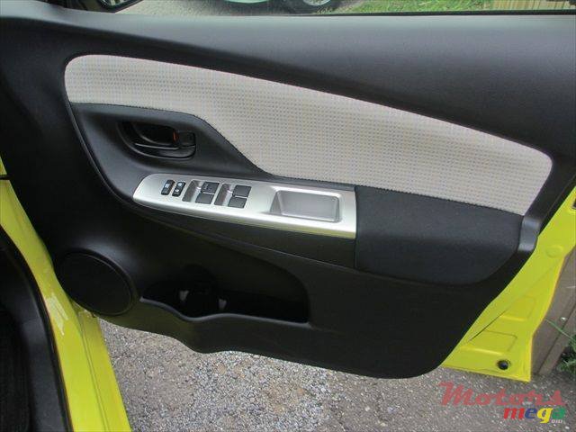 2014' Toyota Vitz photo #2