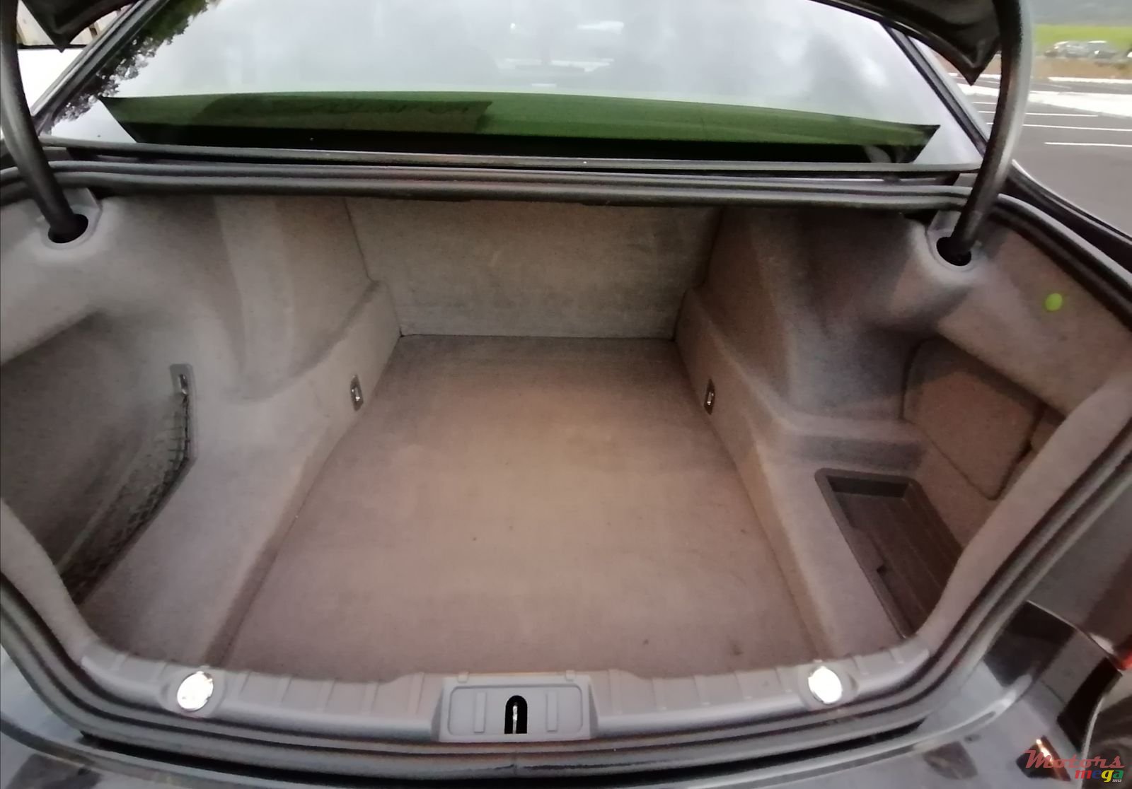 2009' BMW 7 Series 730D photo #7