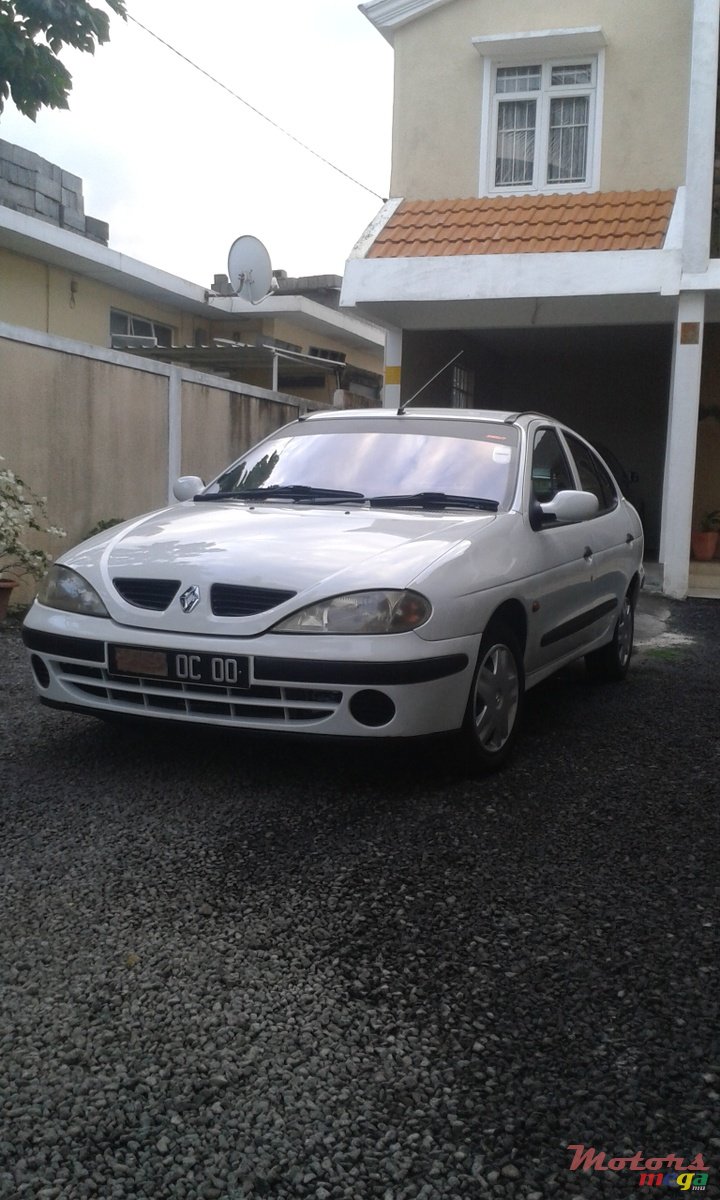 2000' Renault Megane photo #1