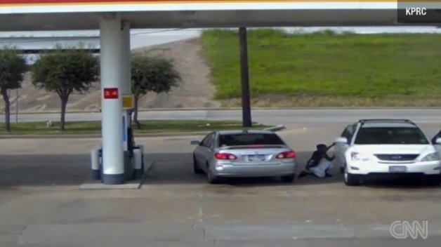 Watch Thieves Called 'Sliders' Snatch Purses at Gas Pumps