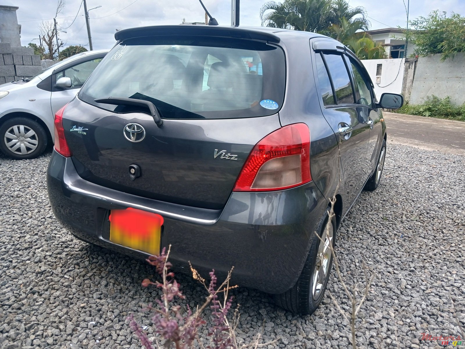 2006' Toyota Vitz photo #3