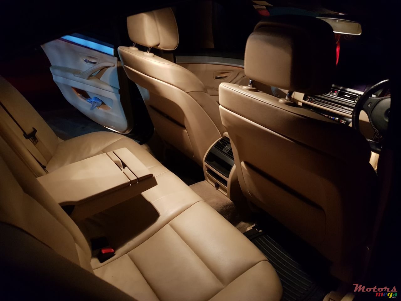 2014' BMW 3 Series photo #5