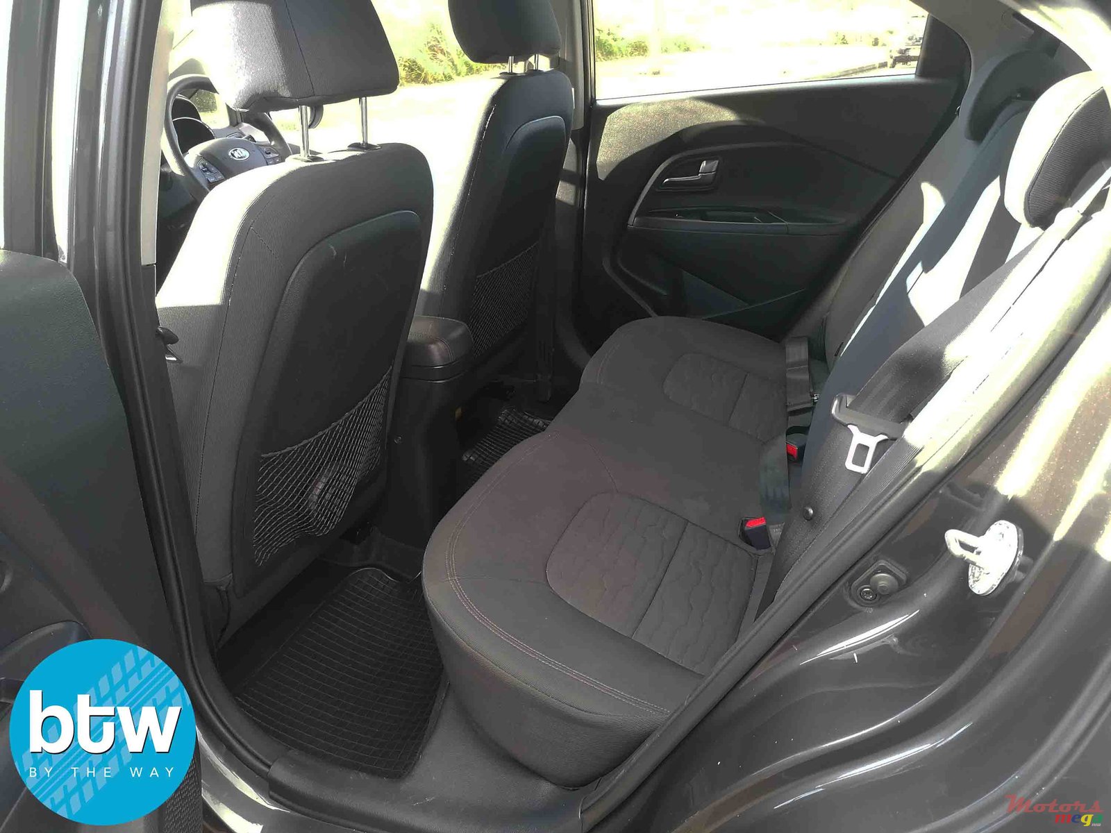 2013' Kia Rio photo #5