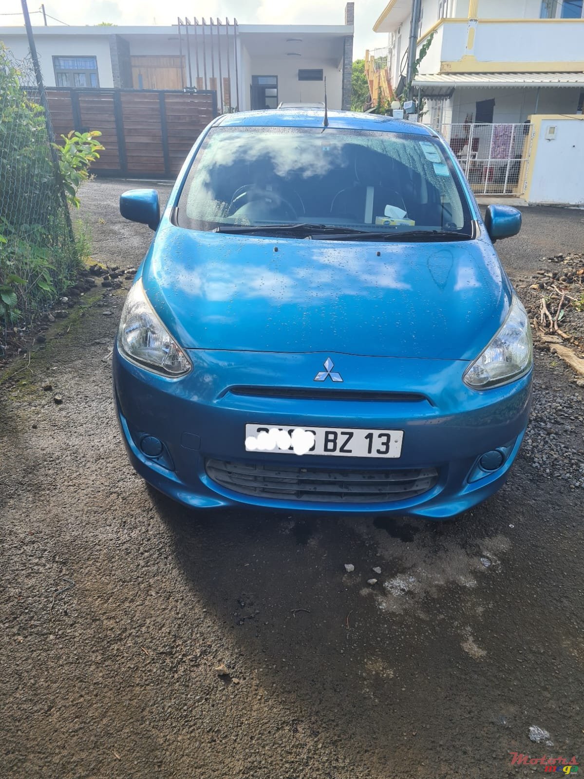 2013' Mitsubishi Mirage photo #7