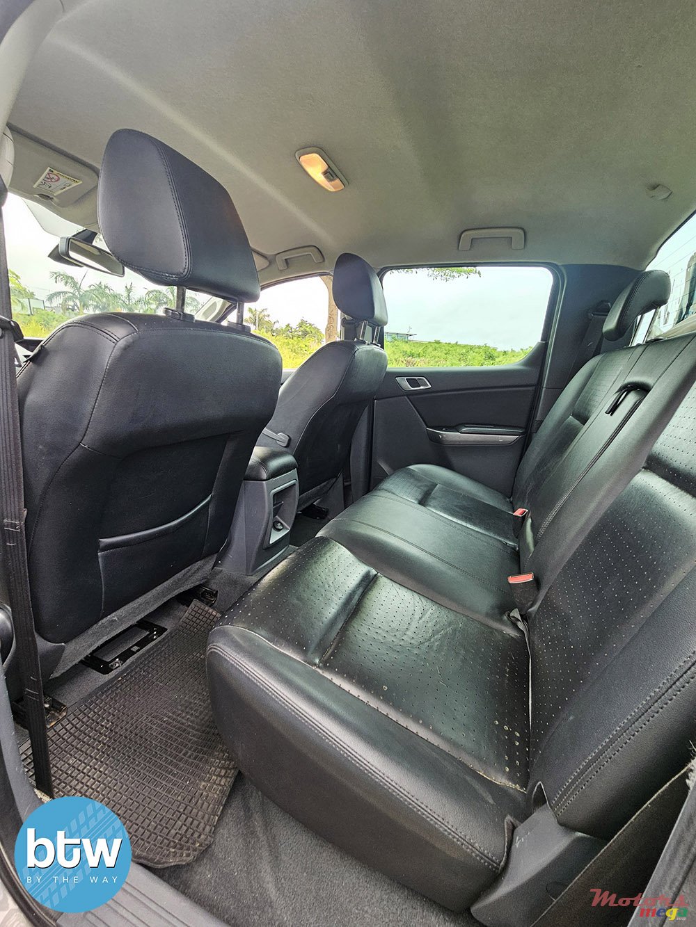 2016' Mazda BT-50 photo #6