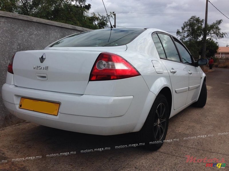 2005' Renault Megane photo #3