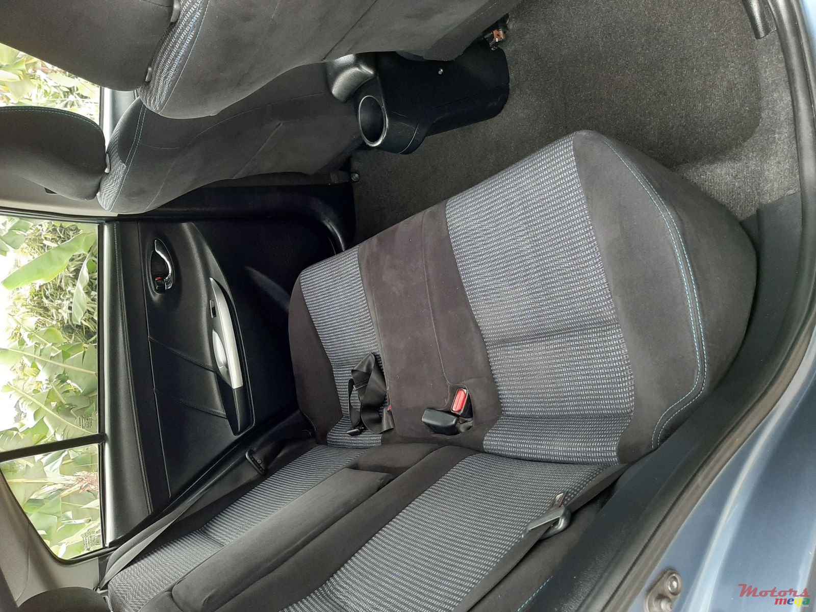 2014' Toyota Yaris photo #6