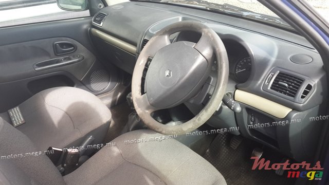 2004' Renault Clio photo #4