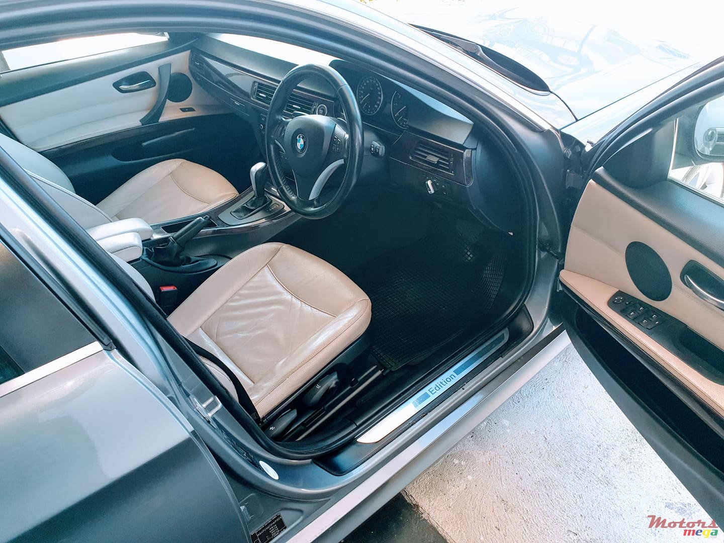 2011' BMW 320 photo #4