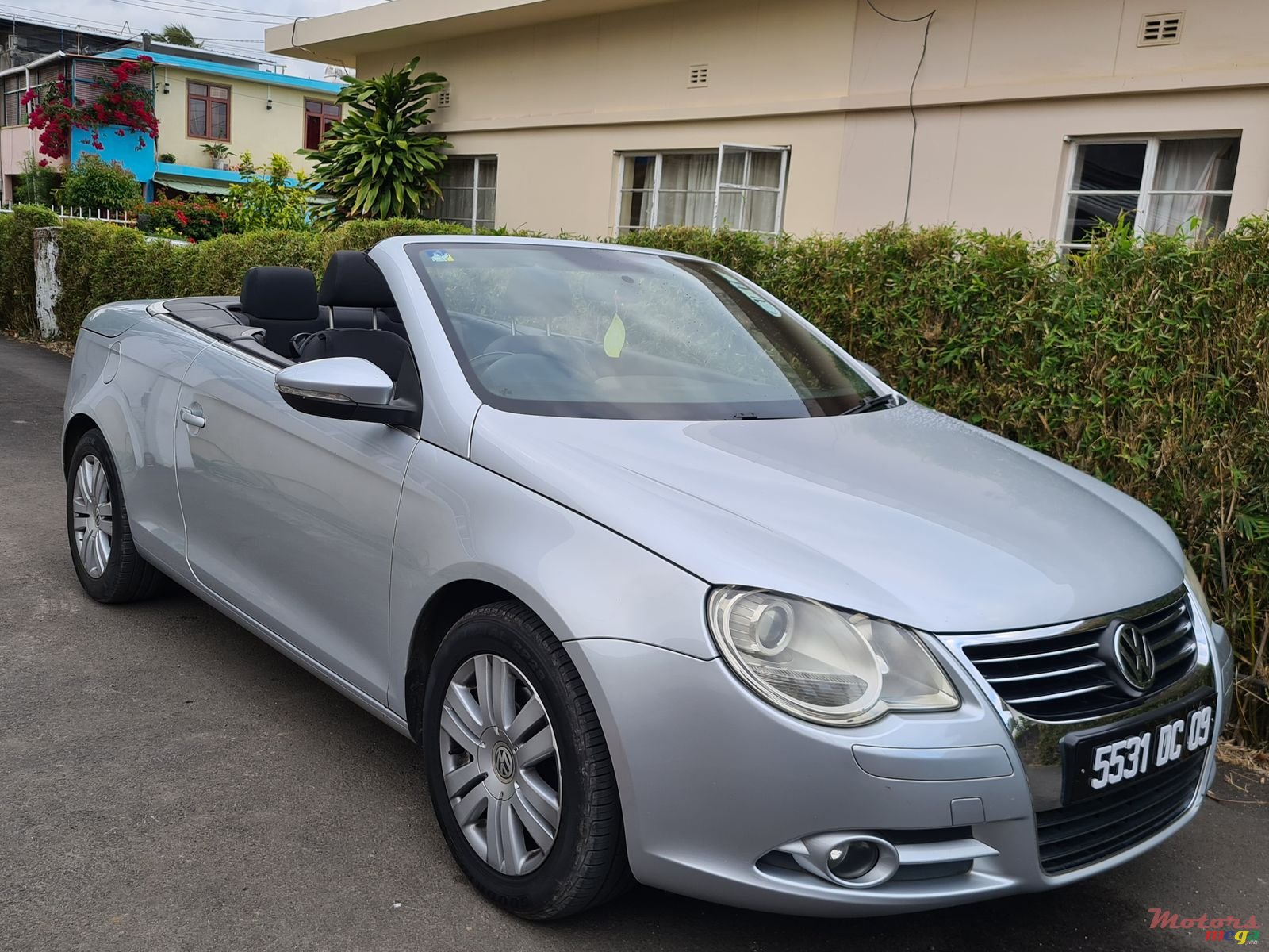 2009' Volkswagen Eos Cabriolet photo #1