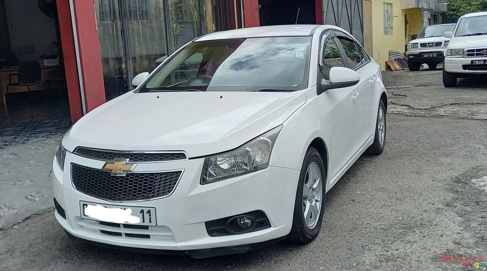 2011' Chevrolet Cruze photo #1