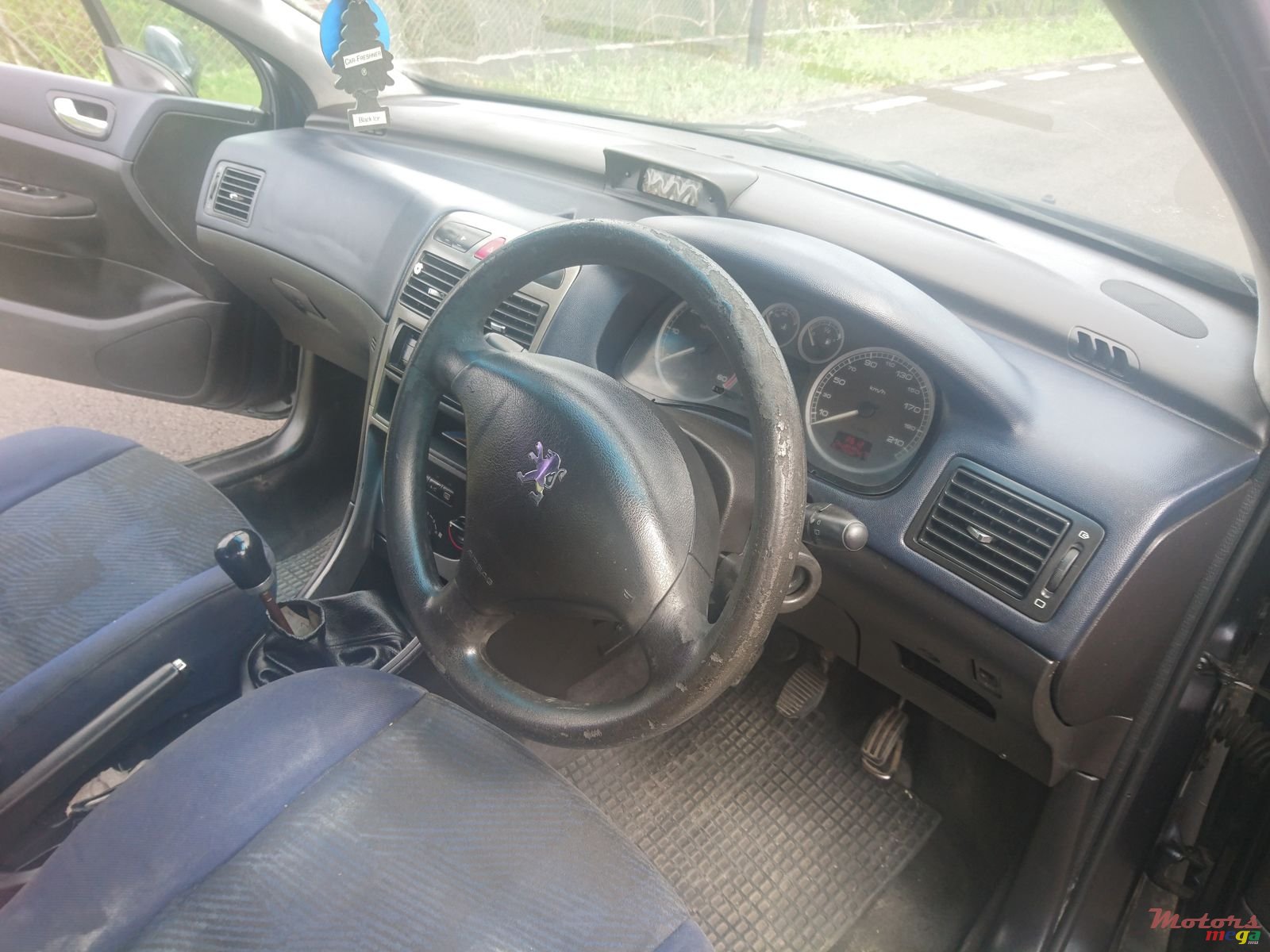 2001' Peugeot 307 photo #6