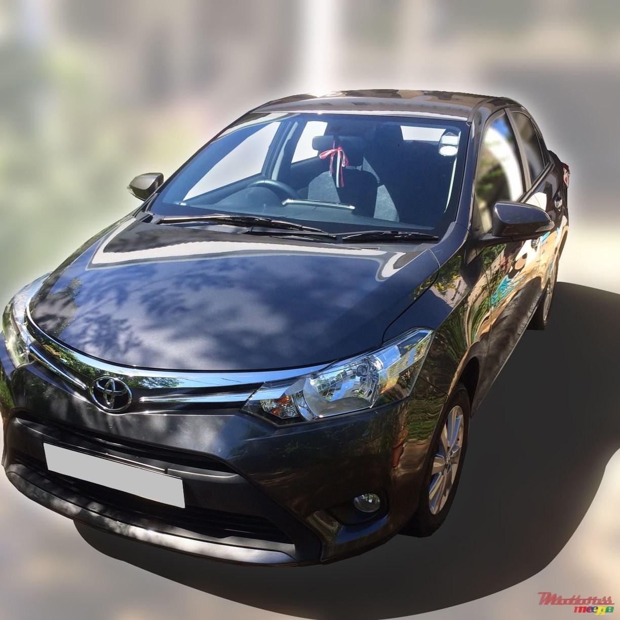 2017' Toyota Yaris photo #1